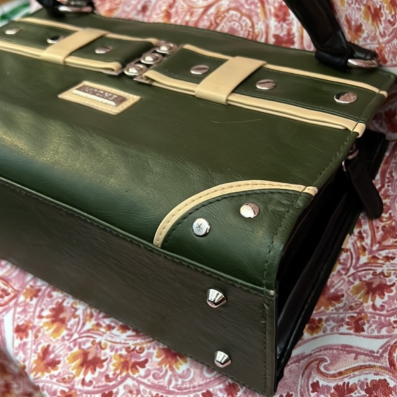 Miche Handbag with 5 Shells - Picture 9 of 9